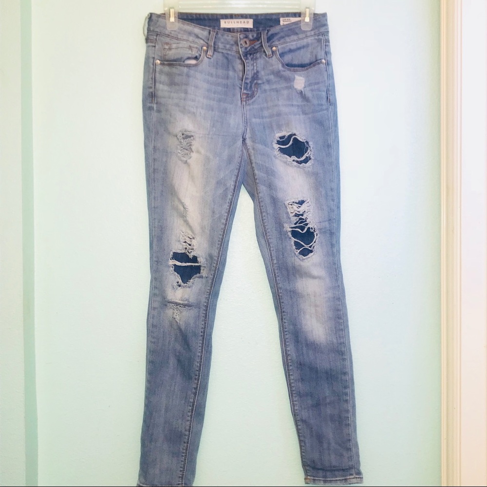 distressed jeans (juniors)